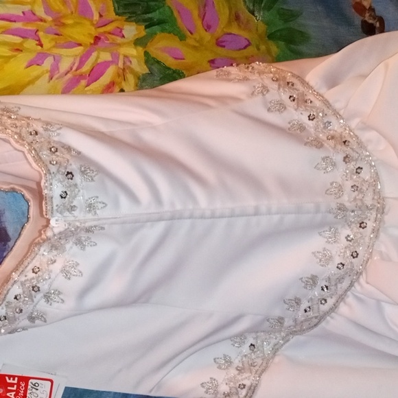 White silver strap / strapless bustled wedding gown new with tags - Picture 3 of 7